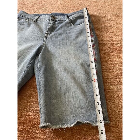 Style & Co Bermuda Jean Shorts Size 10 Blue Denim Fringe Hem Embroidered Trim - Picture 5 of 8